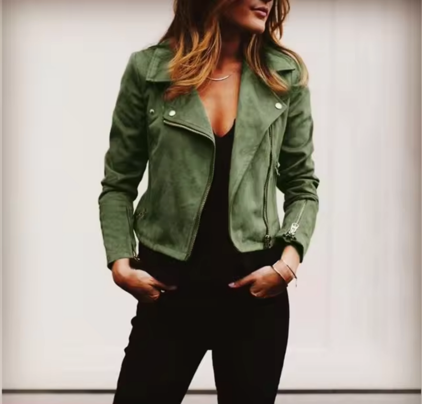- Veste courte en daim