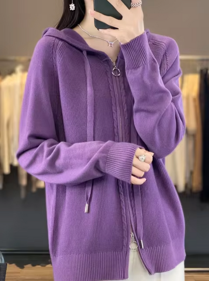 - Veste tricotée avec capuche