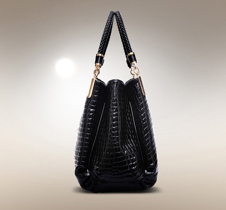 Xella | Elegant handbag with crocodile pattern-Elly Rose
