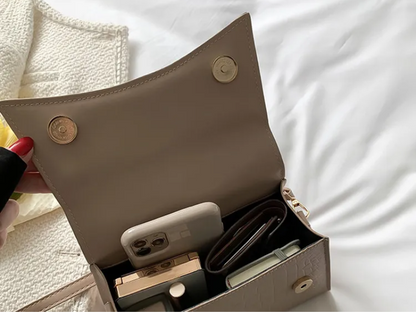 Andrea handbag with practical top handle-Elly Rose