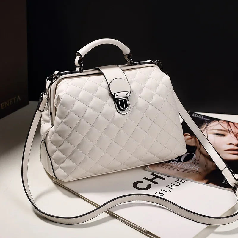 Elva | Vintage-inspired handbag with metal closure-Elly Rose