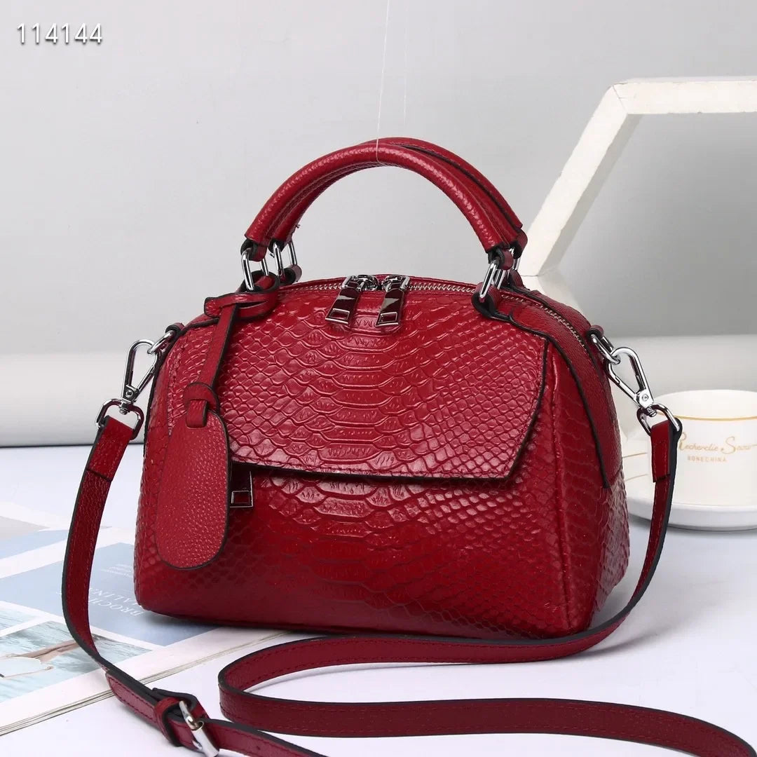 Liva | Elegant leather handbag with crocodile print-Elly Rose