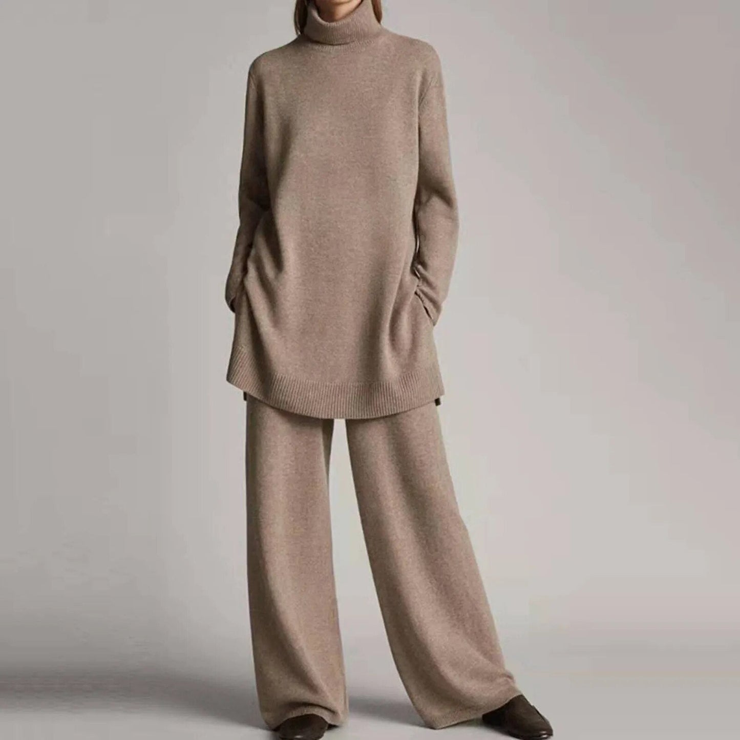 Joy© | Pull à col roulé et ensemble de pantalons