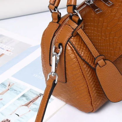 Liva | Elegant leather handbag with crocodile print-Elly Rose