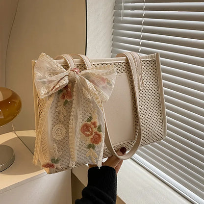 ChicWave Holiday braided handbag-Elly Rose