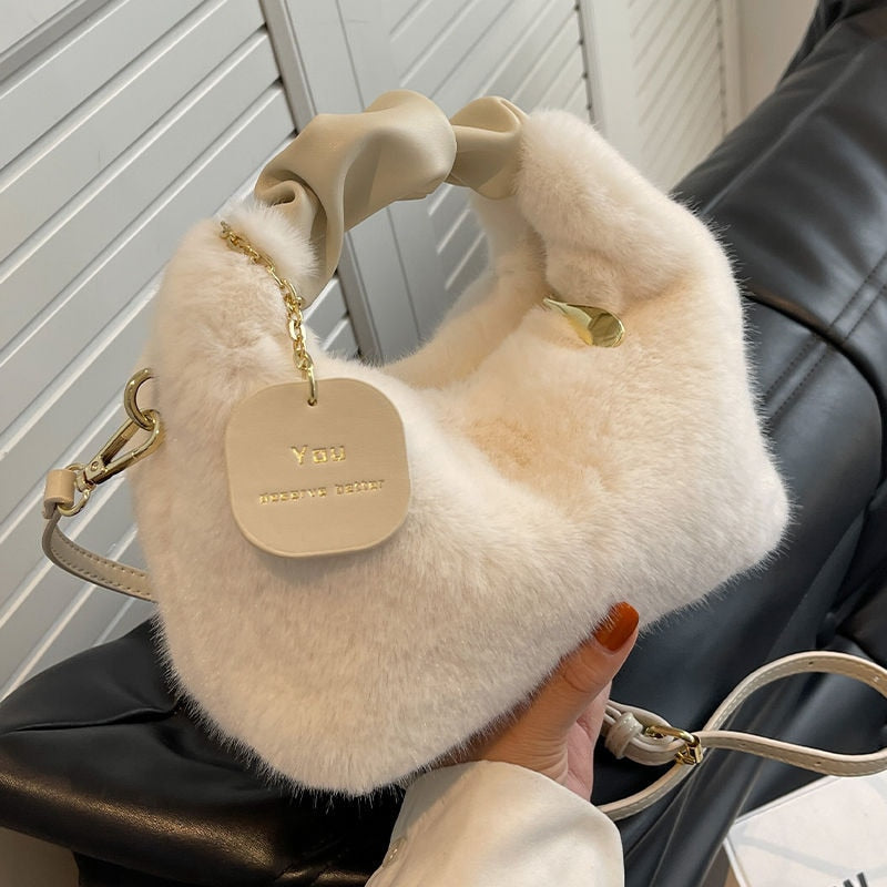 Fluffy handbag | This bag makes you want to hug it-Elly Rose
