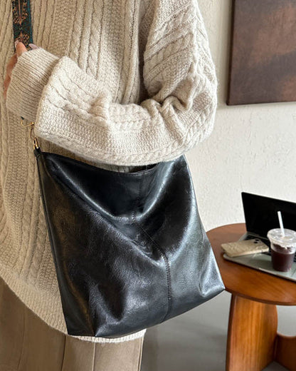 Yuna - Large bucket bag with vintage shoulder strap-Elly Rose