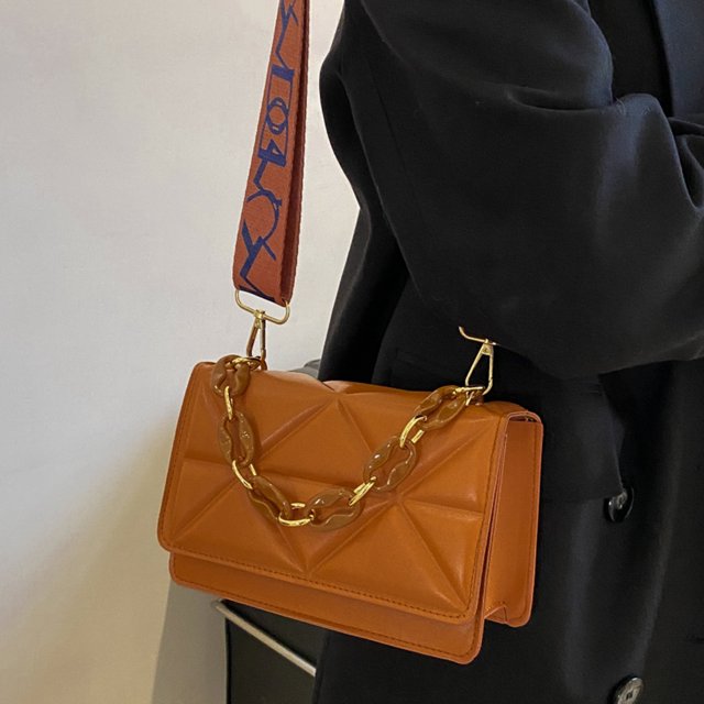 Savannah padded handbag | Elegant and trendy-Elly Rose