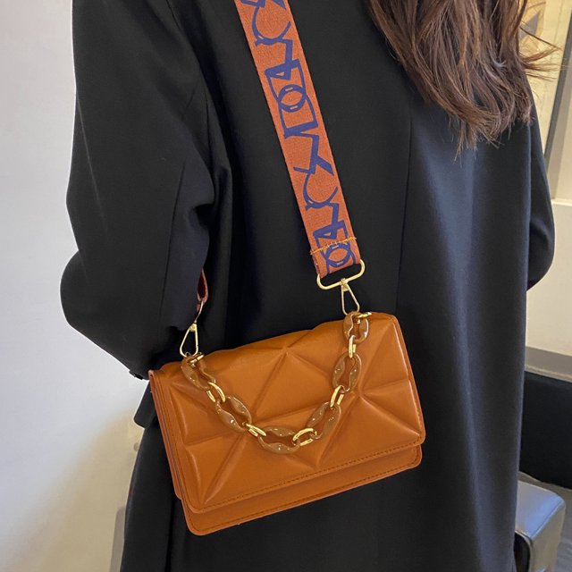 Savannah padded handbag | Elegant and trendy-Elly Rose