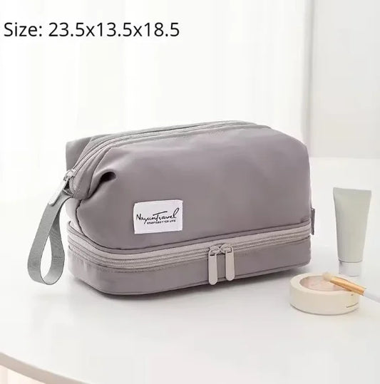 BeautyVault - Spacious make-up bag-Elly Rose