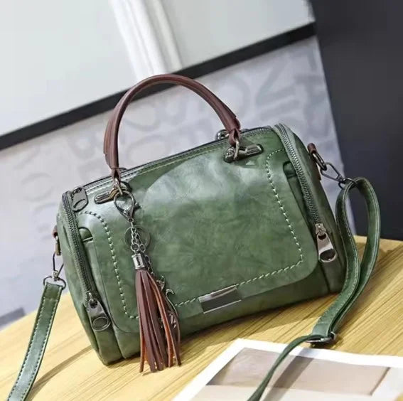 Urban Aura - Trendy large bag with tassels-Elly Rose