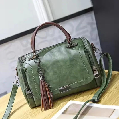 Urban Aura - Trendy large bag with tassels-Elly Rose