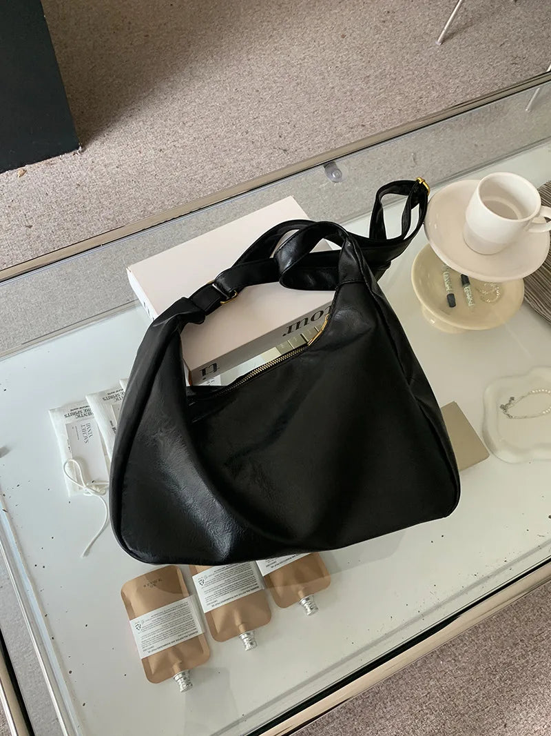 AUROVA - Elegant and spacious shoulder bag for women-Elly Rose