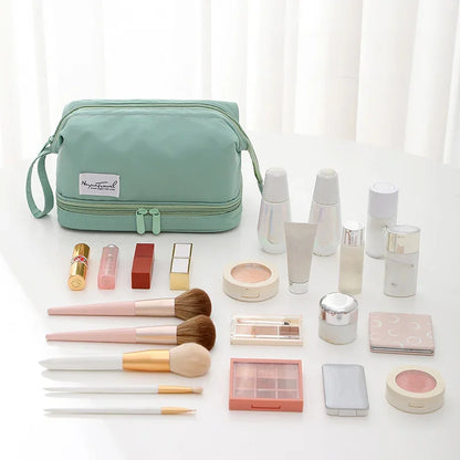 BeautyVault - Spacious make-up bag-Elly Rose