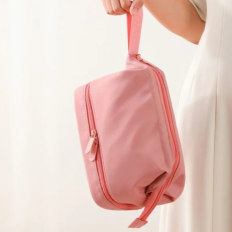 BeautyVault - Spacious make-up bag-Elly Rose