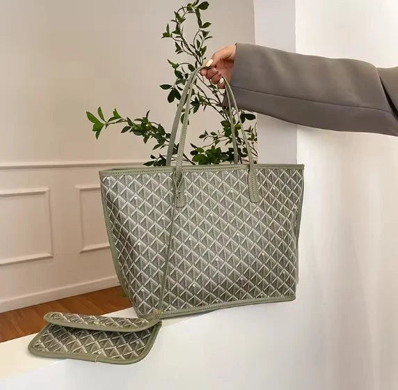 RoyalEase - Large Classic Shoulder Bag-Elly Rose