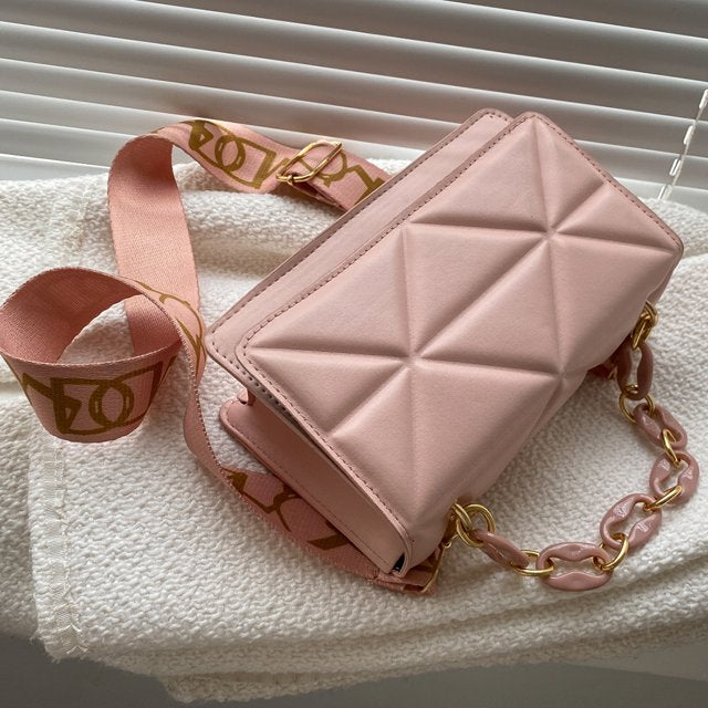 Savannah padded handbag | Elegant and trendy-Elly Rose