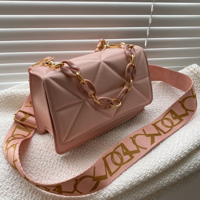 Savannah padded handbag | Elegant and trendy-Elly Rose