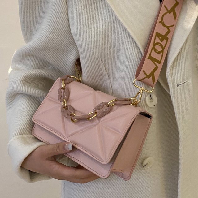 Savannah padded handbag | Elegant and trendy-Elly Rose