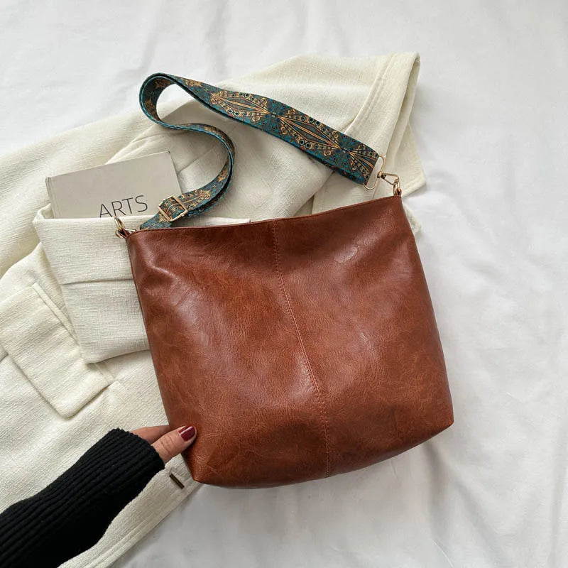 Women's vintage leather shoulder bag - Kelsey-Elly Rose